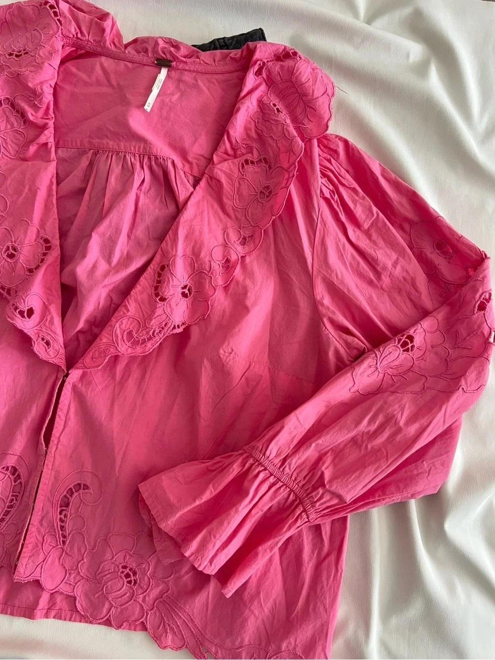Free People Bubblegum Maisie Cutwork Blouse  🏄🏻‍♀️🥥